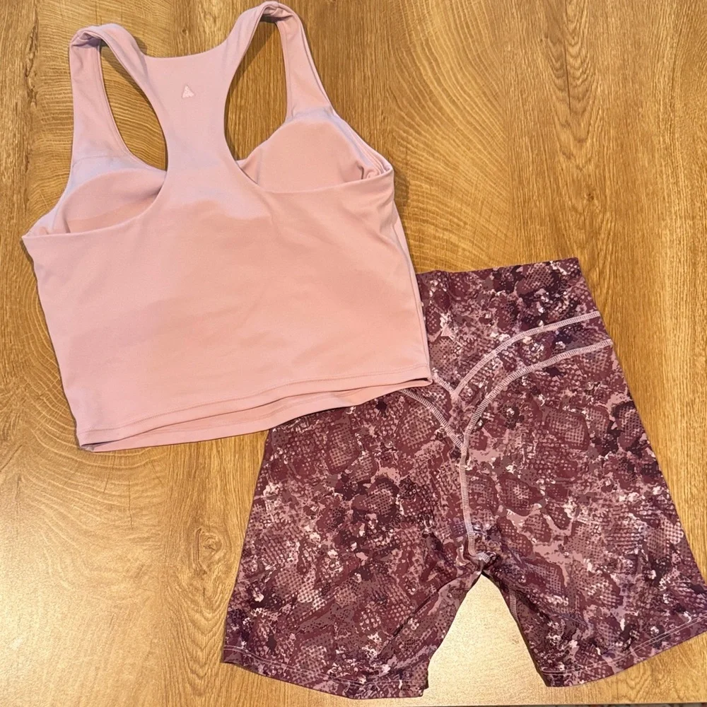 Vitality Revive Activewear Set - Picture 2 of 5